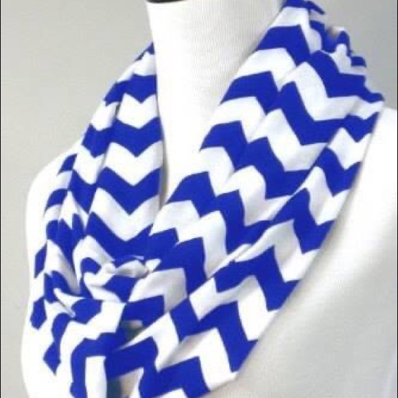 Chevron Circle Scarf - Picture 1 of 1